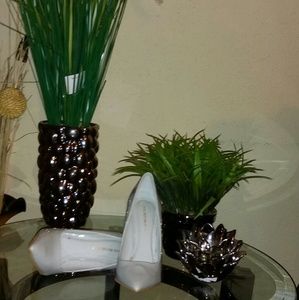 Whitish grey shoe from Shoe Republic LA